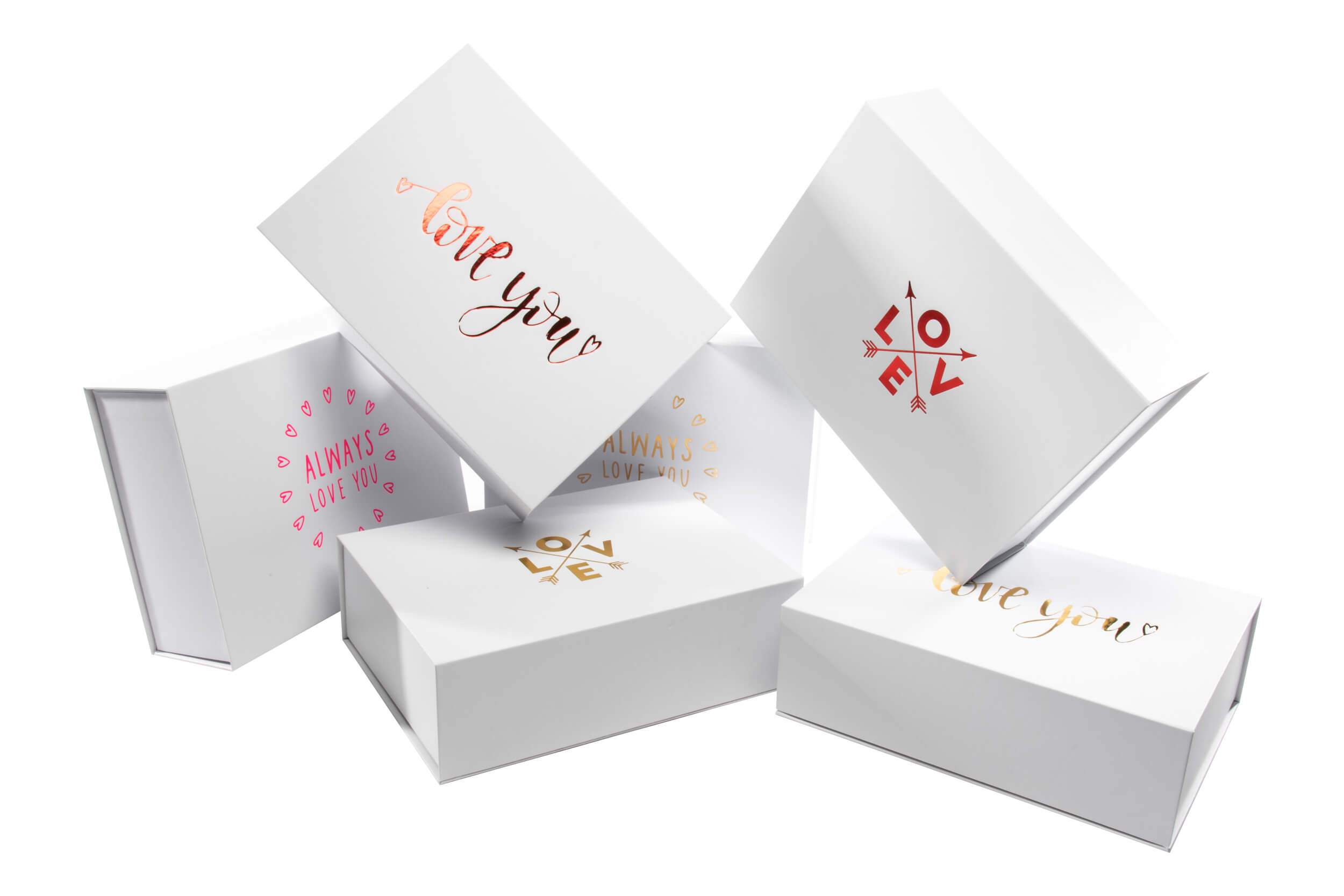 Boîtes cadeaux blanches ornées d'inscriptions romantiques en or